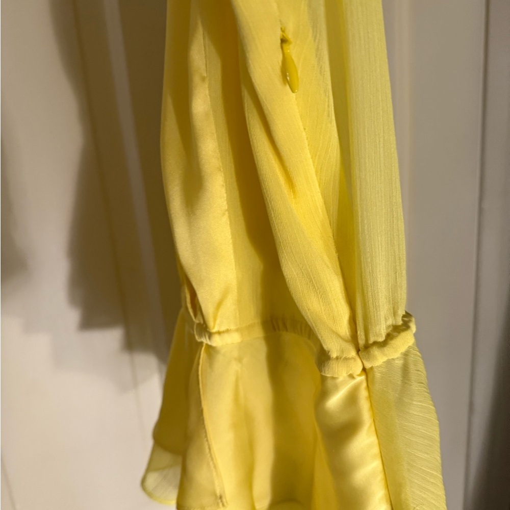 Yellow Sleeveless Ruffle Top - Picture 4 of 4